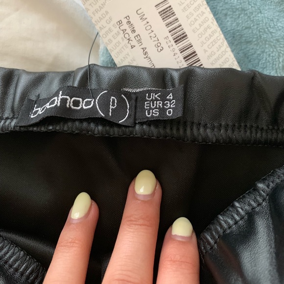 Black leather skirt - Picture 4 of 4